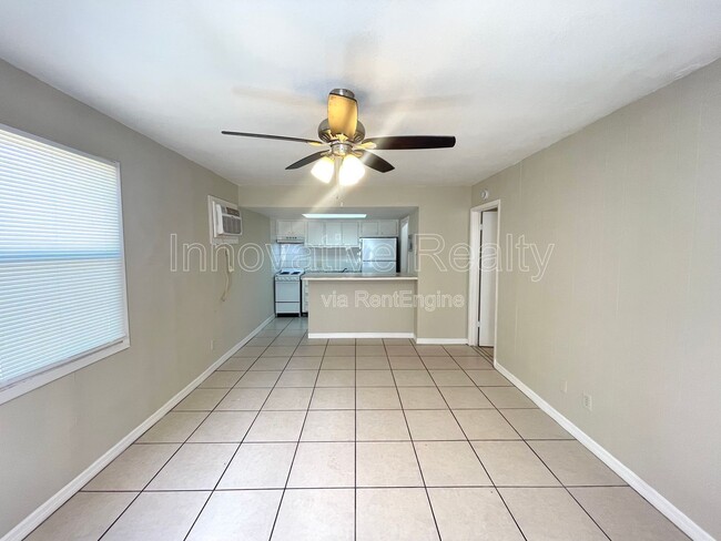 Building Photo - 5117 Curry Ford Rd Unit 1