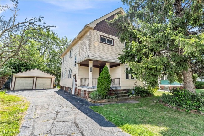 Building Photo - 19780 Pasnow Ave Unit 1/DN Rental