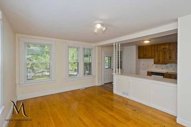 Photo - 208-210 Fort Pleasant Ave Unit 210 Fort Pleasant Ave