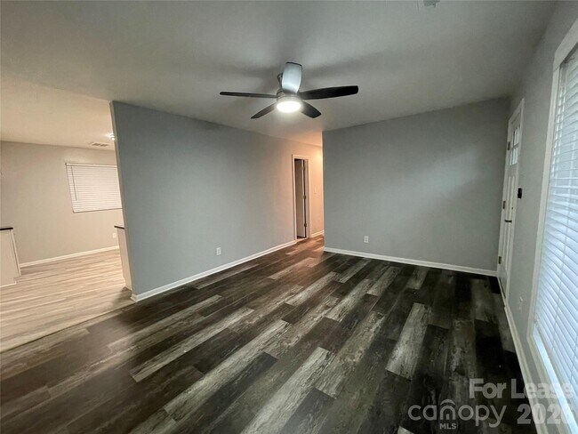 Photo - 2815 Ravencroft Dr