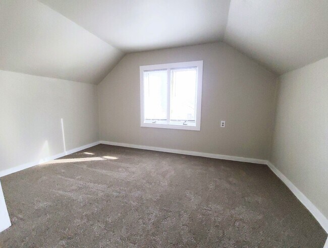 Photo - 233 S 67th St Unidad 233A