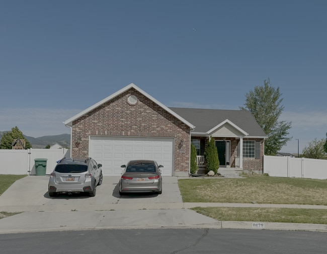 Building Photo - 6672 W Valley Oak Dr