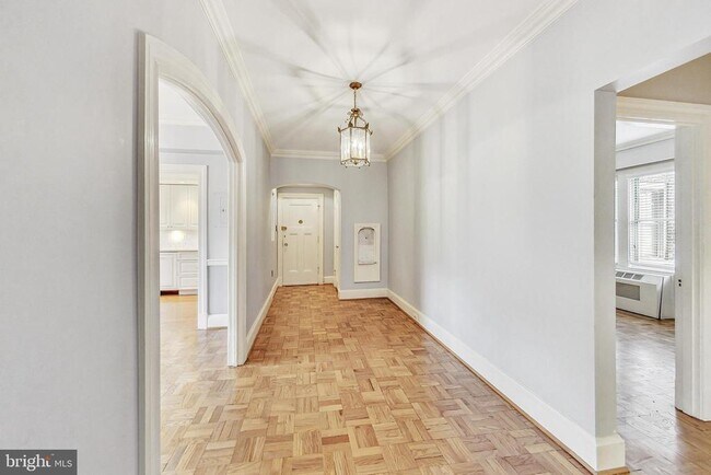 Photo - 3900 Cathedral Ave NW Unidad 304-A