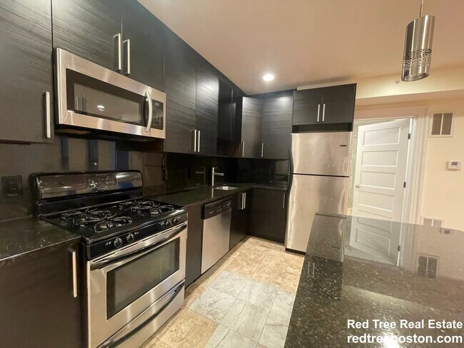 1616 Beacon St Unit 3