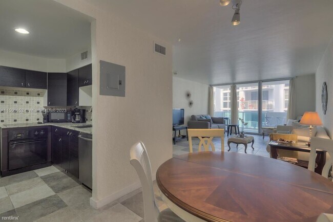Photo - 1 br, 1 bath Condo - 1200 West Ave Apt 1422 Unit Apt 1422