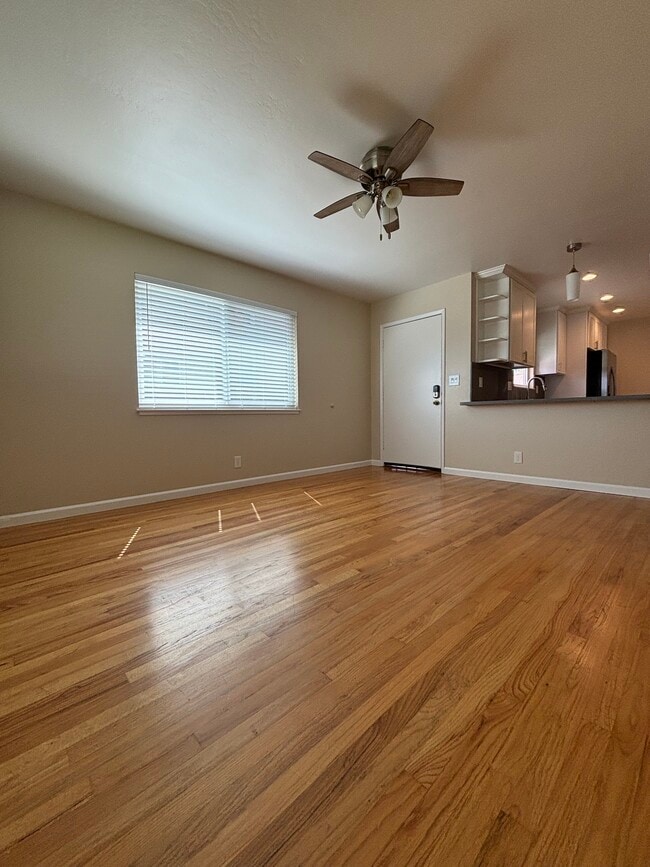 Living room - 821 N 17th St