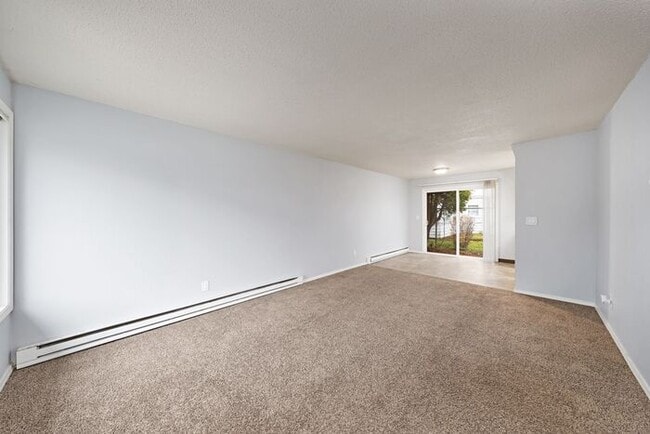 Photo - Recently upgraded 3 Bedroom! Washer/Dryer in unit!, Great Location! $500.00 Deposit OAC*!!