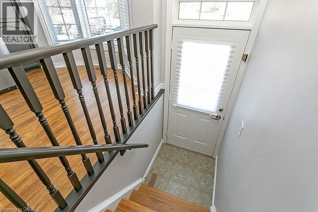 Photo - 3480 Upper Middle Rd