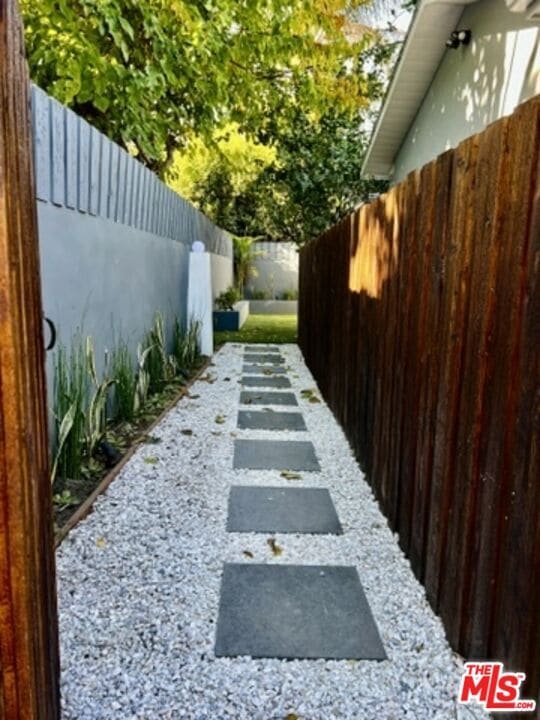 Photo - 13421 Zanja St