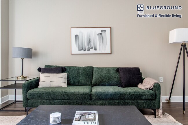 Photo - 443 New York Ave NW Unidad SI FL6-ID875