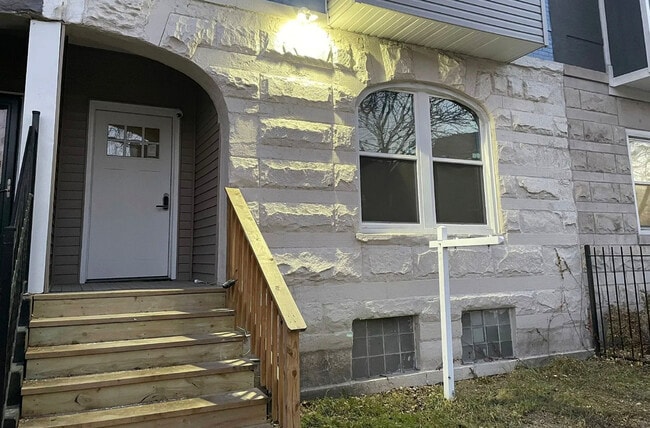 Building Photo - 4505 W Congress Pkwy Rental