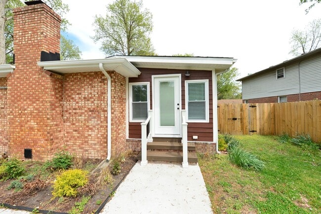 Photo - 817 Englewood Dr