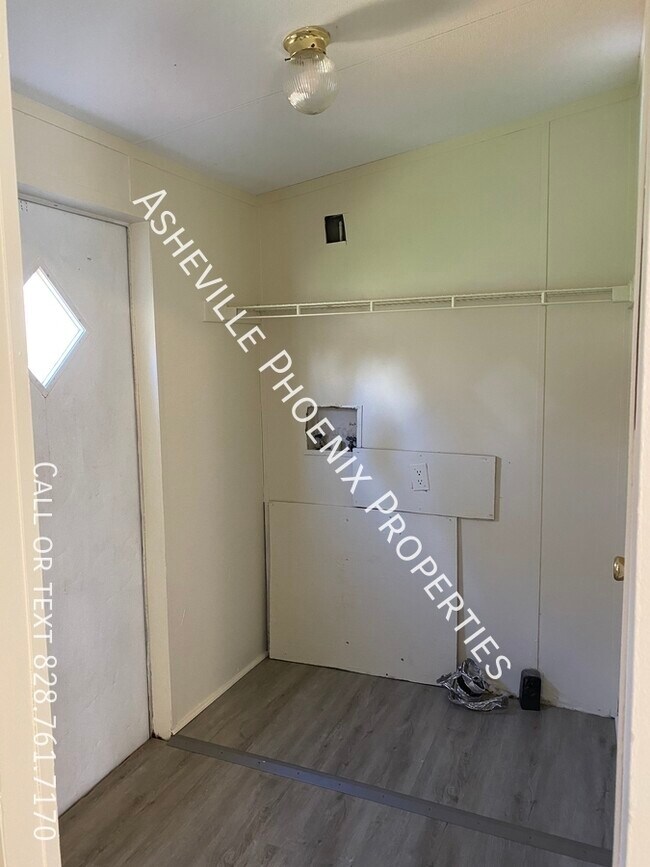 Photo - 214 S Morgan Branch Rd