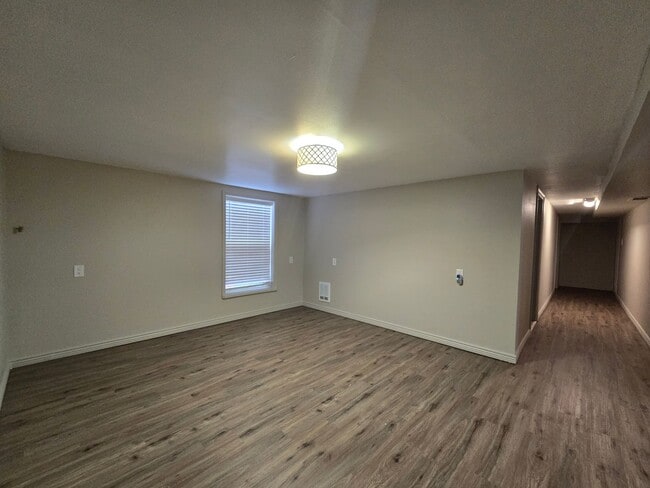 Photo - 1403 12th St W Unidad 1403 1/2 12th ST W