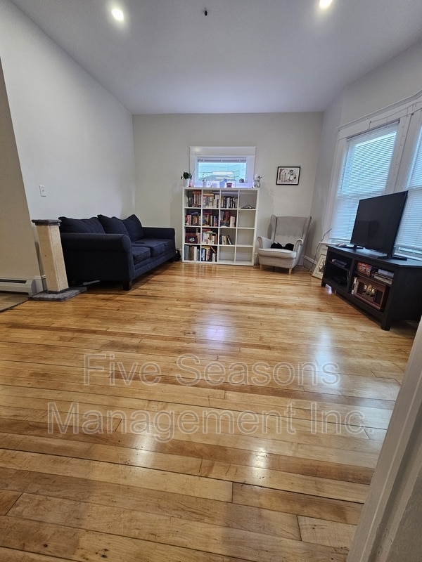 Photo - 75 Loomis St