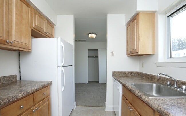 Claridge Court Apartments Old Bridge NJ ForRent com Claridge Court Apartments Old Bridge NJ ForRent com