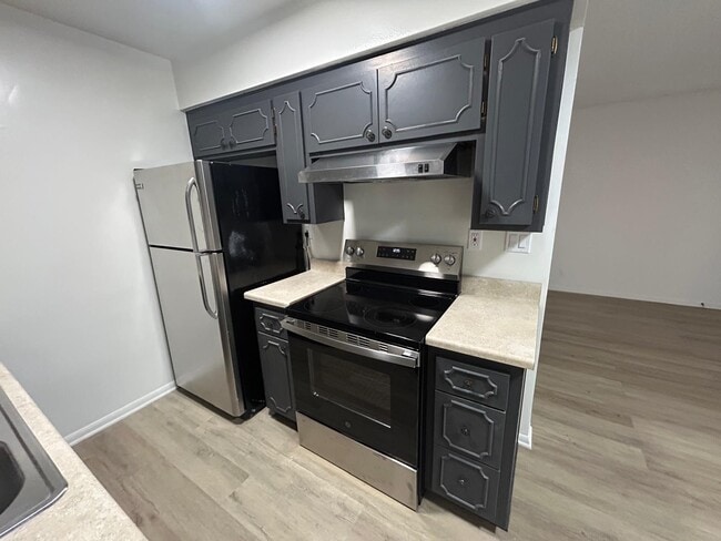Building Photo - 335 Cedar Ave Unit 110 Rental