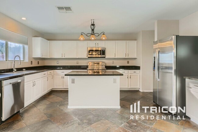 Photo - 15923 N 169th Dr