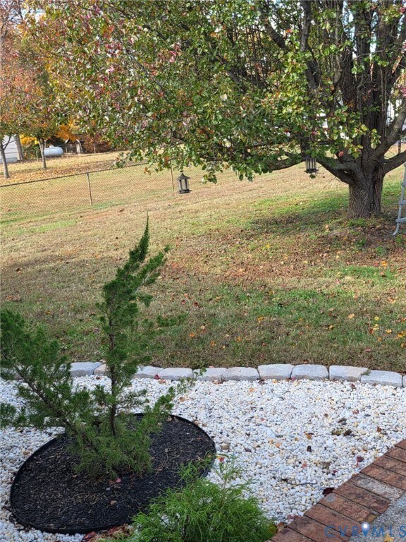 Photo - 1557 Boisseau Dr