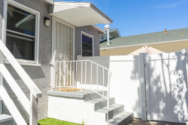 Building Photo - 3122 Cañon St Rental