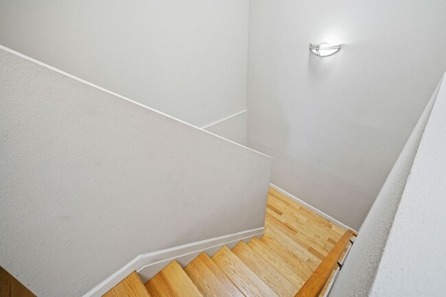 Photo - 3bed/2bath Top-Floor Flat w/ Modern SF Charm - Pet(s) Welcome