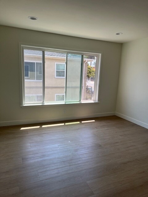 Photo - 1335 W Adams Blvd Unit 1333