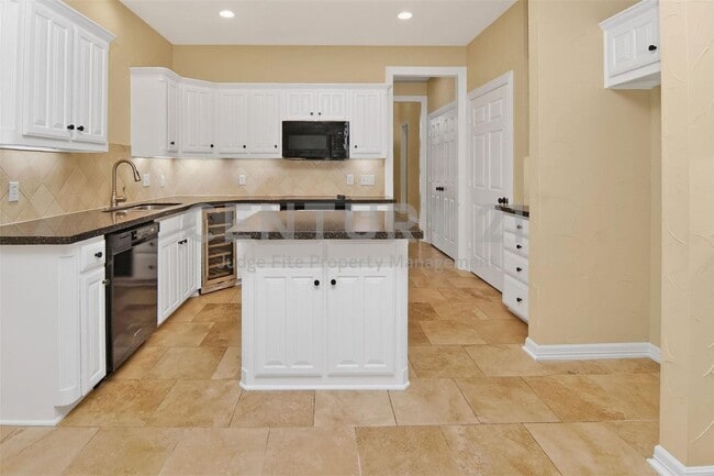 Photo - Beautiful 3/2/2 Townhome in Weatherford Ready For Move-In!