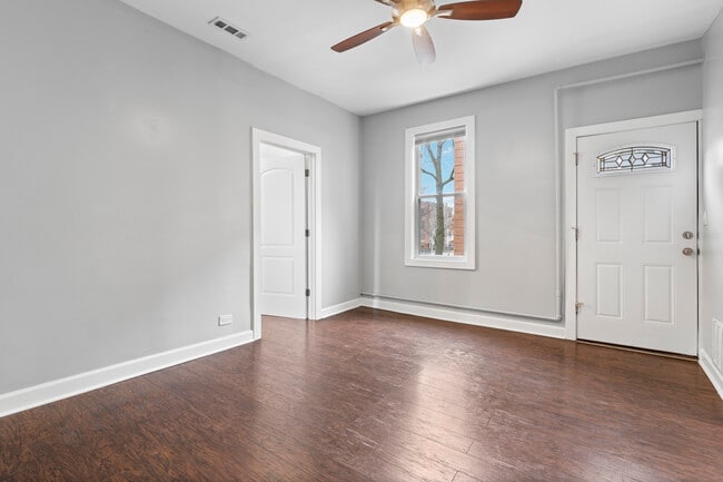 Building Photo - 2619 W Hirsch St Unit 2