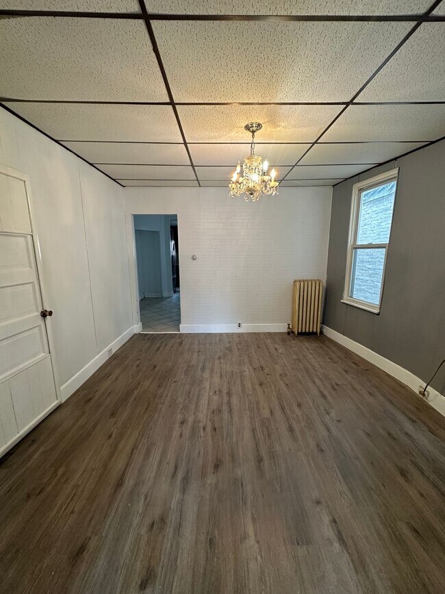 Photo - 202 S 4th St
