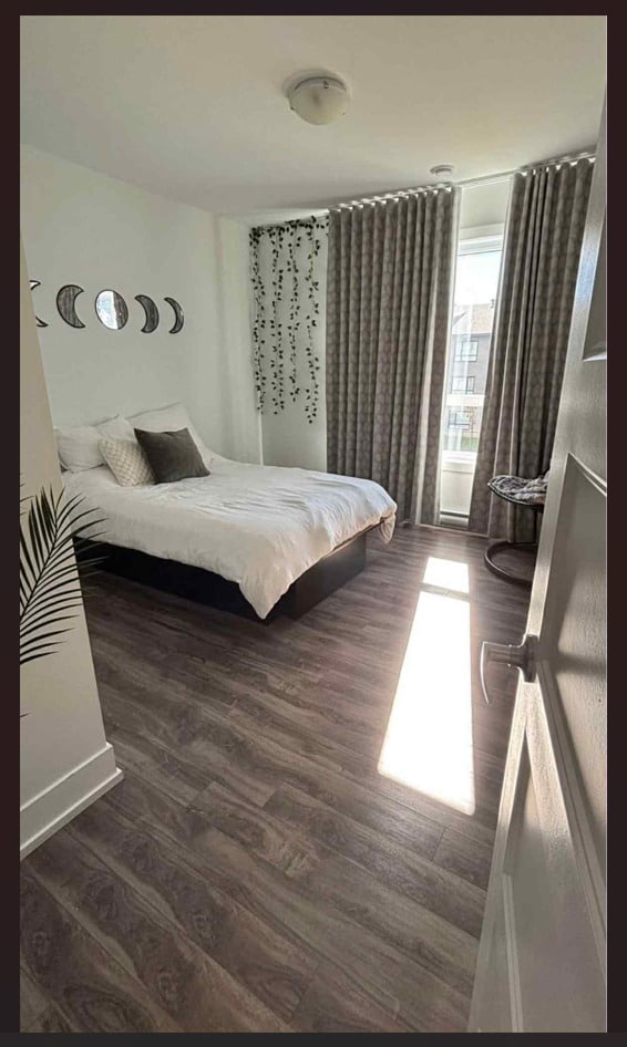 Photo - Square Mercier