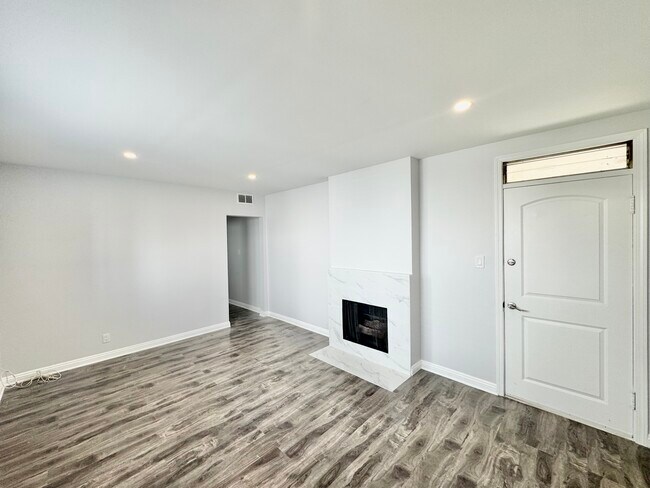 Photo - 425 N Oakhurst Dr Unidad 110