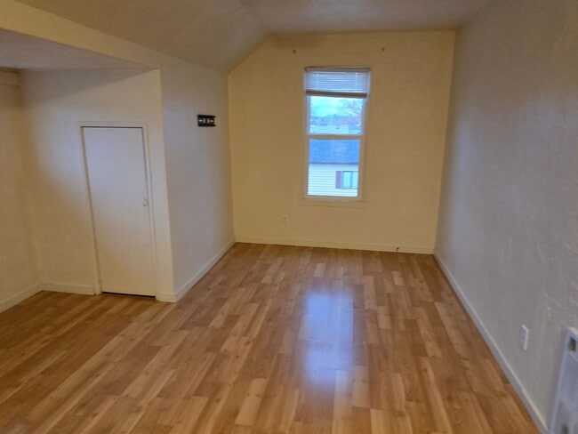 Photo - MY2435 Unit B