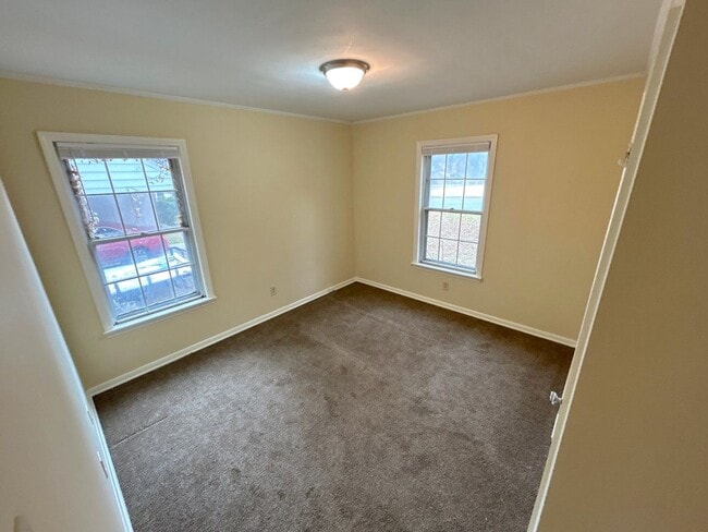 Photo - 3058 Robbiedon St