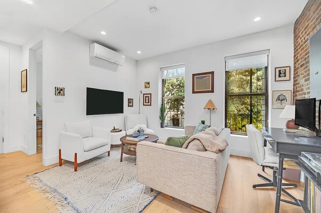 Photo - 333 Warren St