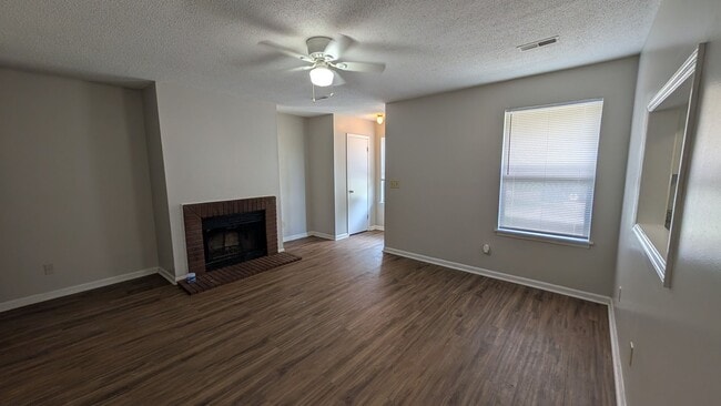 Photo - Spacious 2BD/2BA Duplex