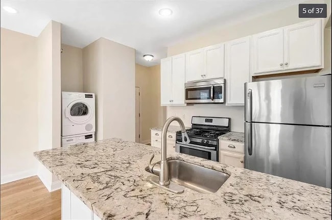 Building Photo - 327 70th St Unit 2