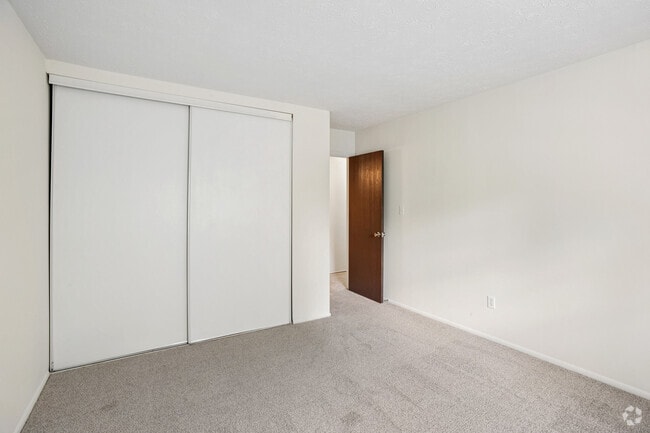 2BR, 1BA - 830SF - Primary Bedroom