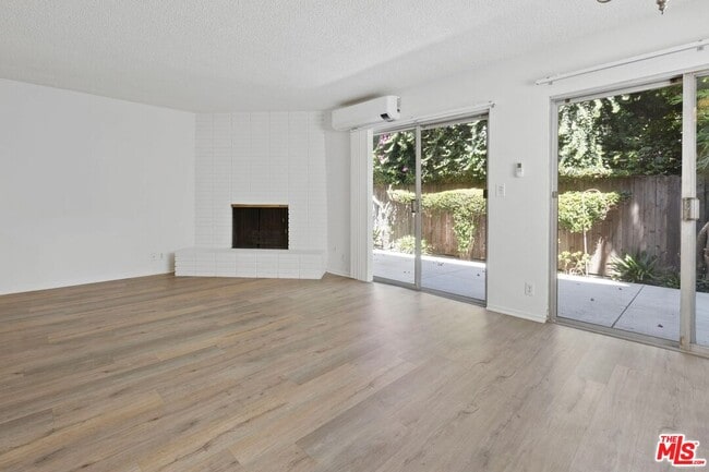 Photo - 1852 Kelton Ave Unit APT 2