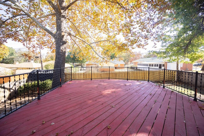 Photo - 109 N 10th St