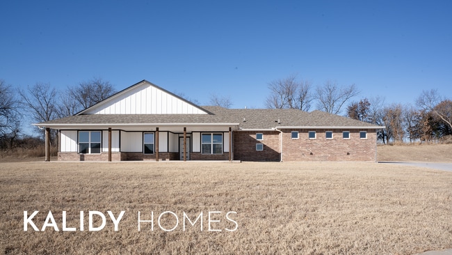 Building Photo - 305 Kirks Holw