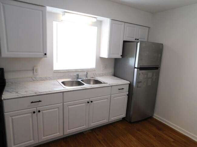 Photo - 2 Bed 1 Bath Near SoDo & Hourglass District