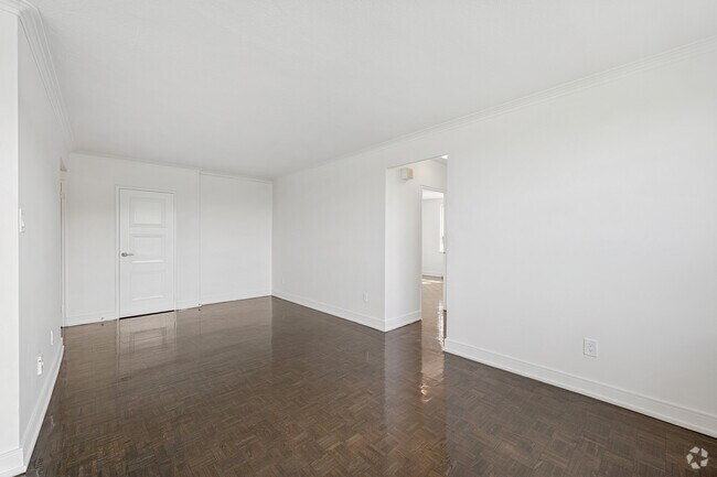 2BR, 1BA - 799SF - Living Room - 286 Finch Avenue W