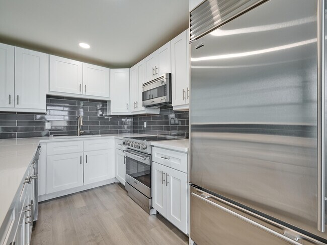 Photo - 227 Castlewood Dr Unit 203