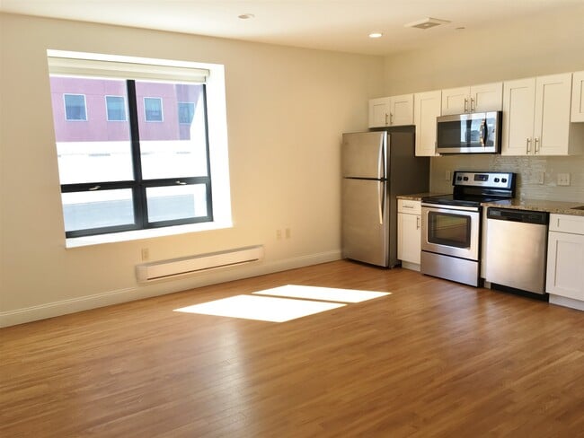 Photo - 875 Elm St Unit 207