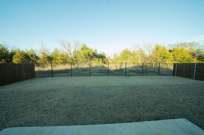 Photo - 140 Waxberry Dr