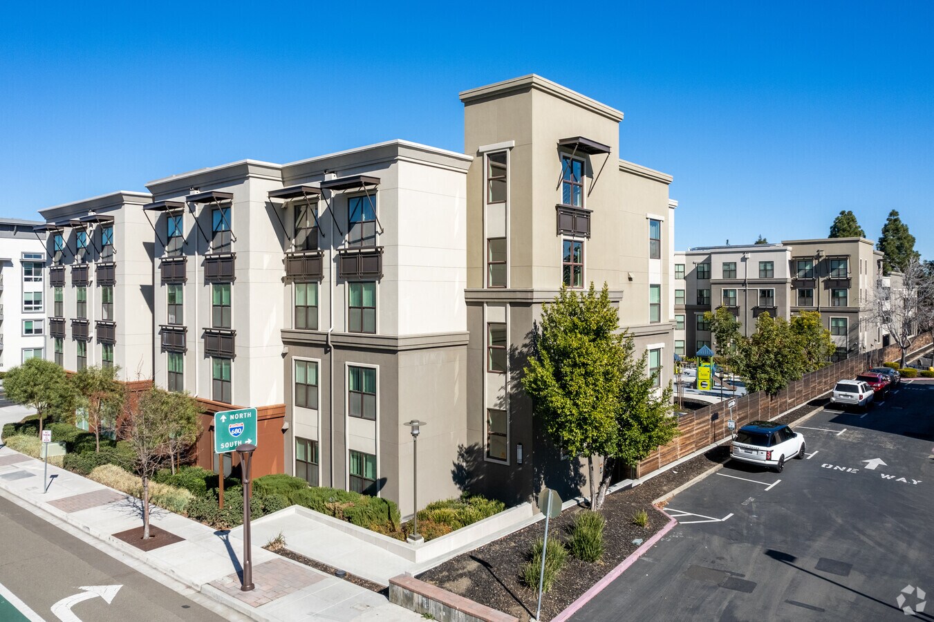 Photo - Valor Crossing