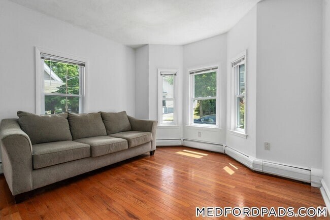 Building Photo - 21 Emery St Rental