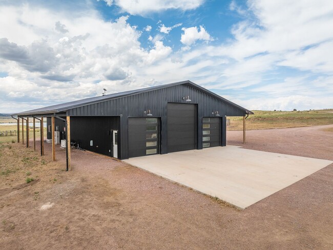 Photo - 4 BED | 2 BATH | BARNDOMINIUM | HOT SPRINGS | FURNISHED