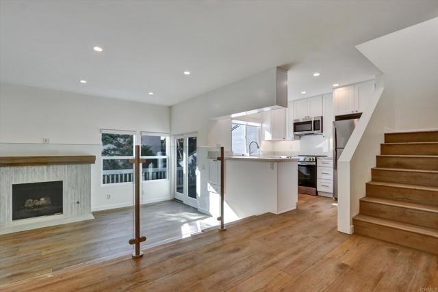 Photo - 410 Stratford Ct