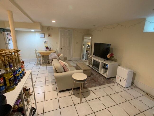 Photo - 136 Chiswick Rd Unidad B